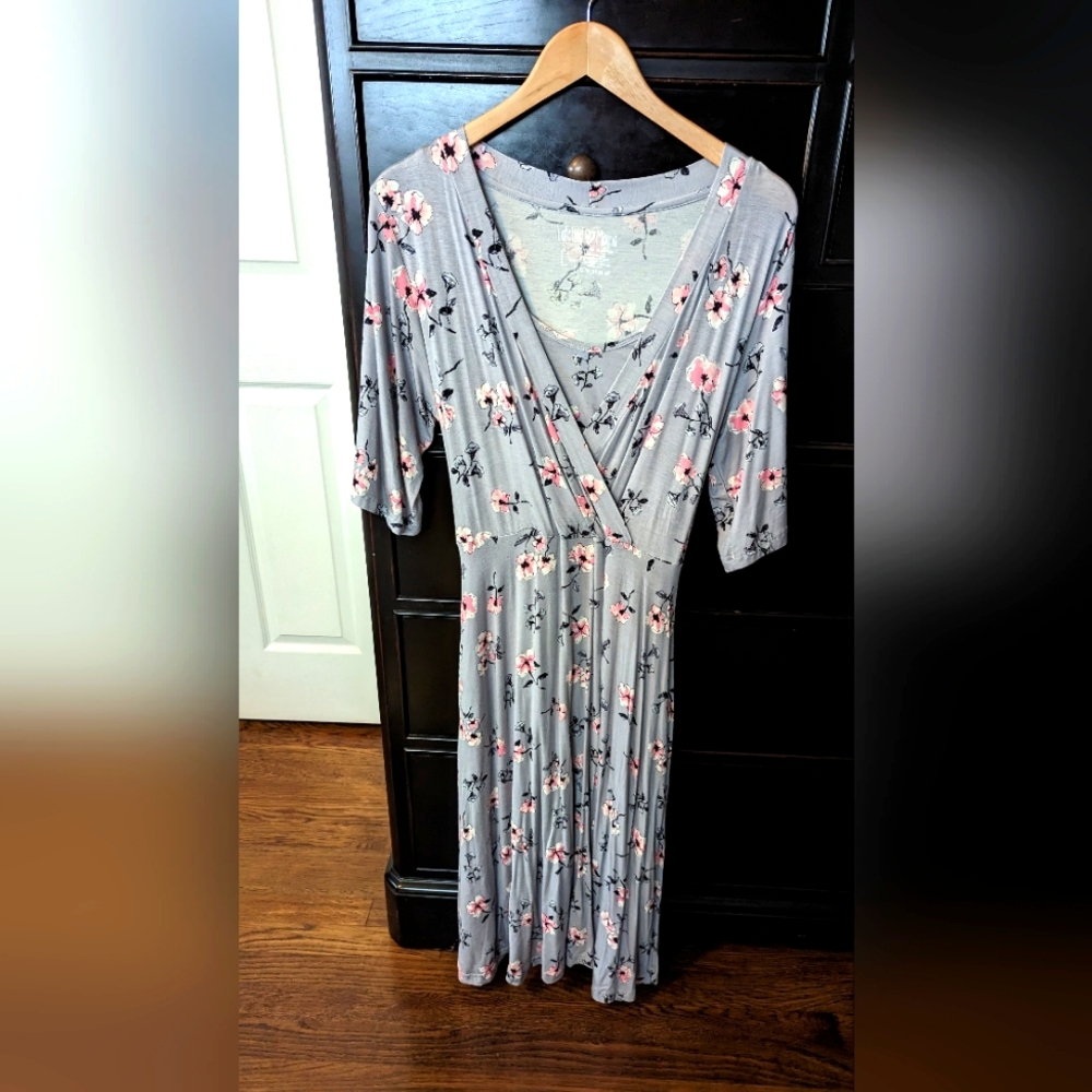 Latched Mama Maternity/ Nursing Dress